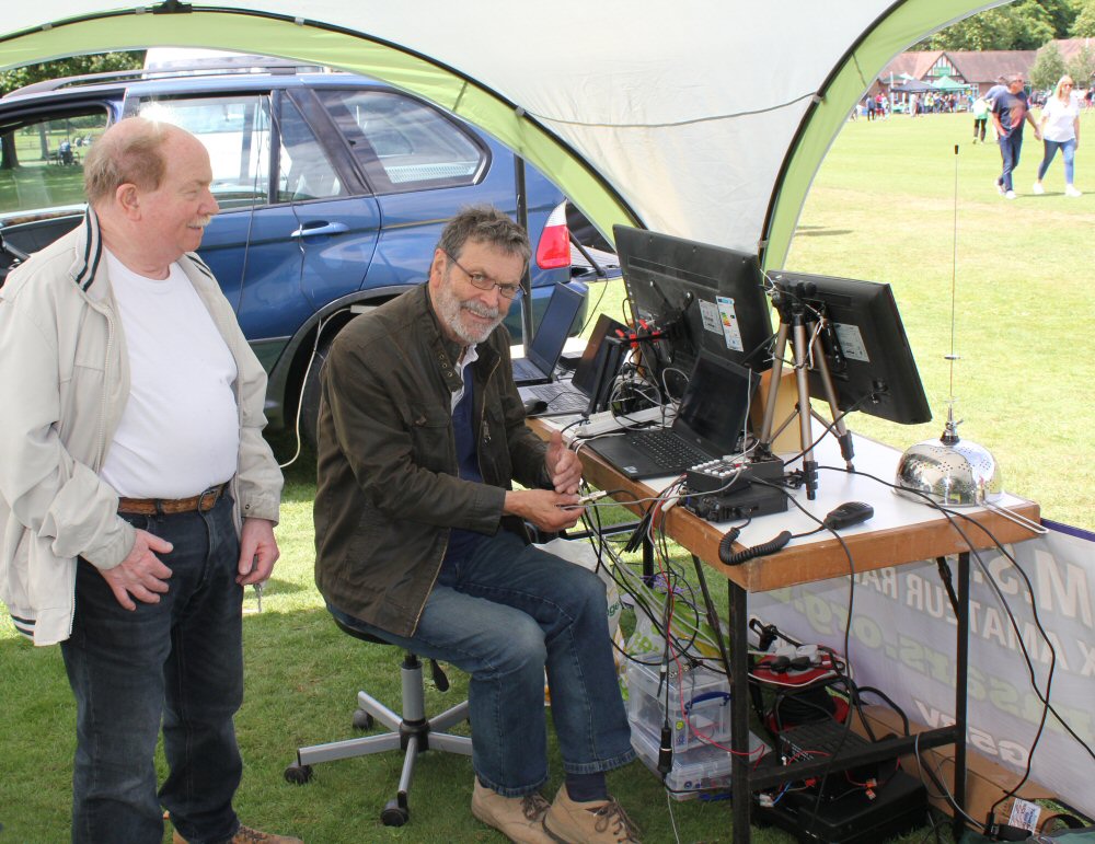 Many screens were deployed. Now where does the blue wire go?