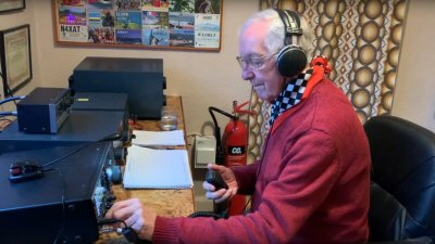 Ken G3WYN and Sean EI7CV Clock Up 2000 Contacts